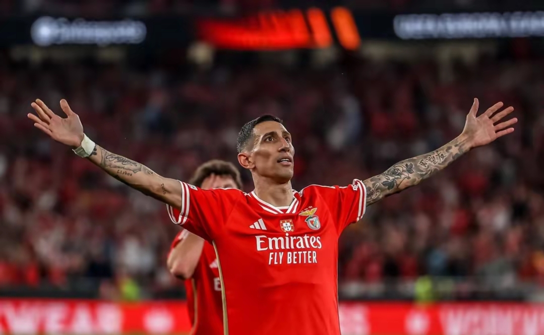 清晨拜仁慕尼黑备战西甲；临场应变细节曝光；压力陡增；资深球员宣示担当 