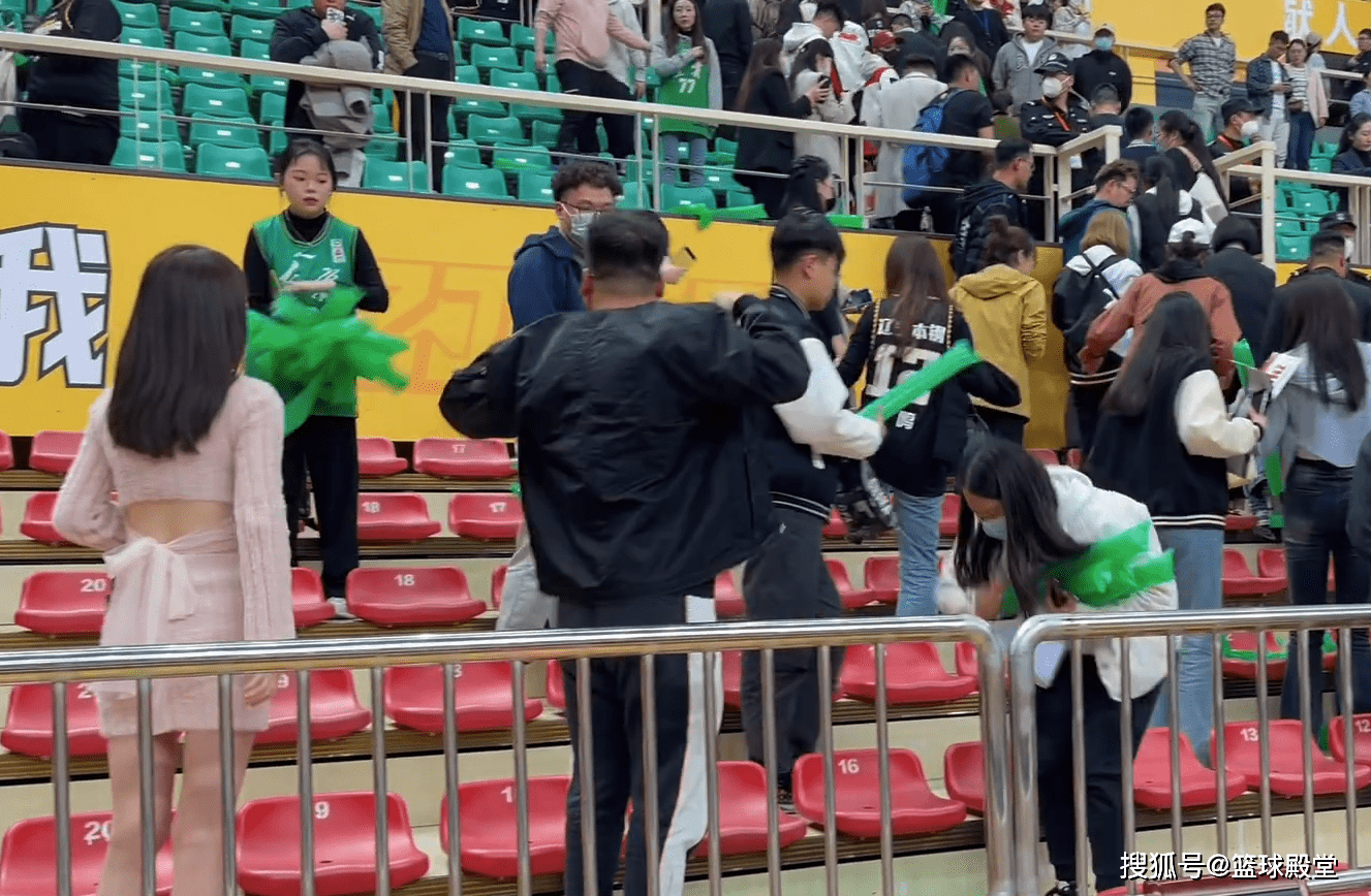 赛前葡超焦点战，广厦男篮战术微调，球迷炸锅，临场指挥获称赞 