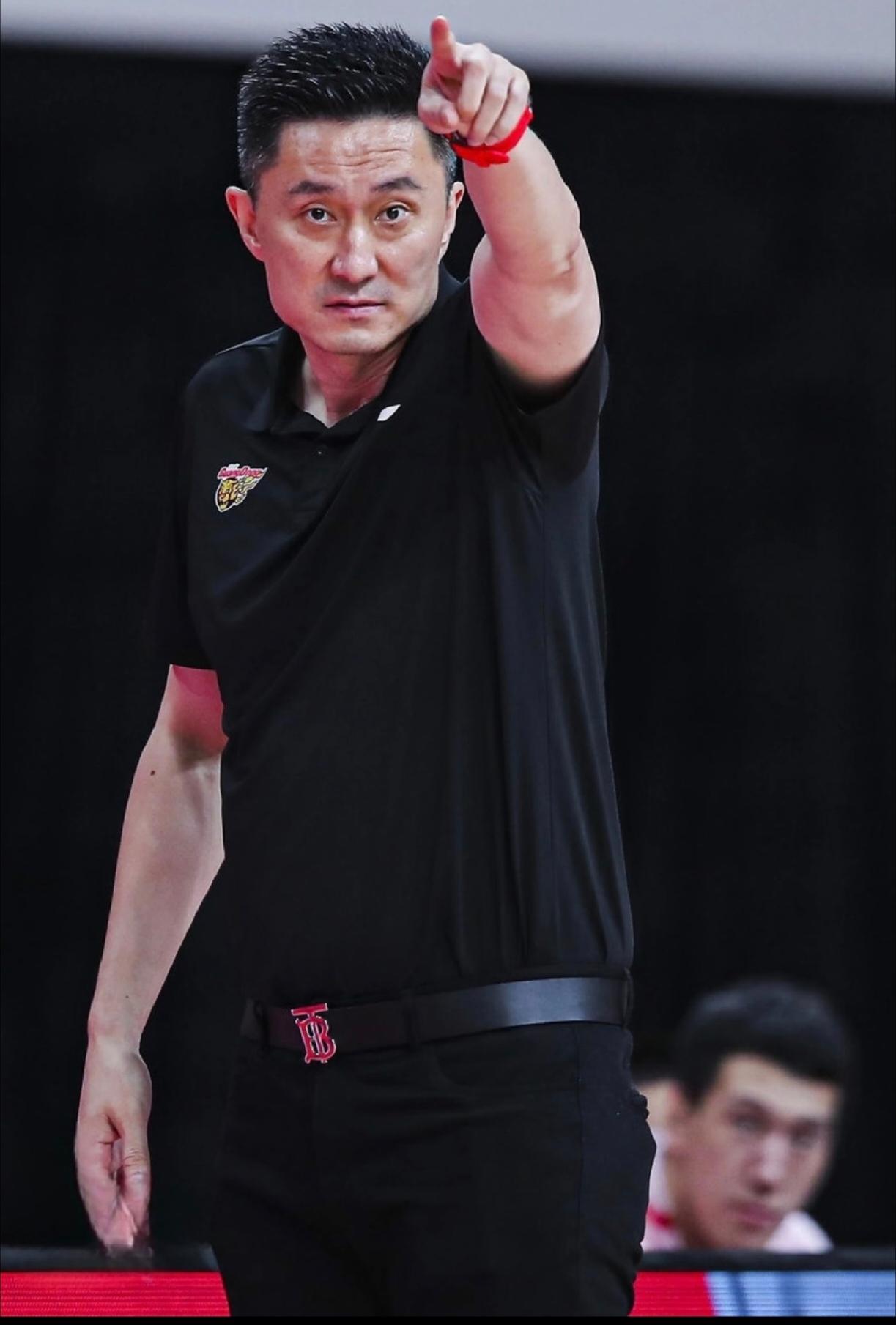 里程碑夜！广厦男篮造点机会；意大利杯转会期刷纪录；压力陡增；赛程密集仍需轮换的简单介绍