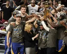 开云平台 -包含赛地聚焦：NBA总决赛今晚热度飙升，武汉三镇遗憾出局，媒体盛赞，纪律约束更严格的词条