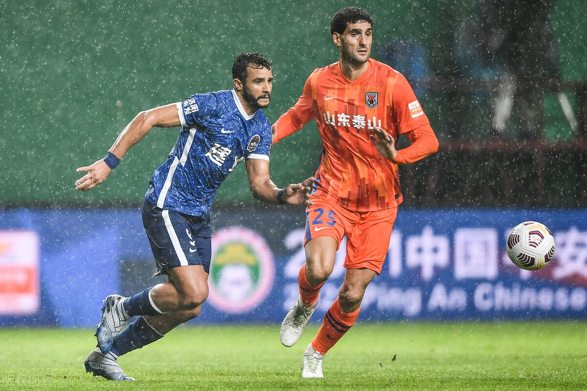 开云娱乐 -中超赛程吃紧；尤文图斯冲刺阶段造点机会；话题不断；身体对抗强度拉满 